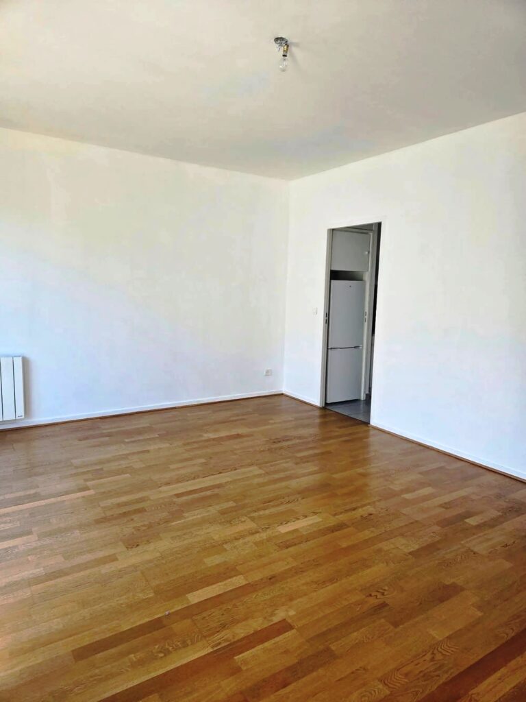 COUP DE CŒUR – ÎLE DE LA JATTE – STUDIO 32 m² (POTENTIEL T2) + BALCON SUD-OUEST