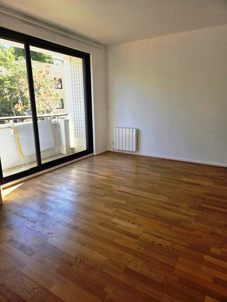 COUP DE CŒUR – ÎLE DE LA JATTE – STUDIO 32 m² (POTENTIEL T2) + BALCON SUD-OUEST